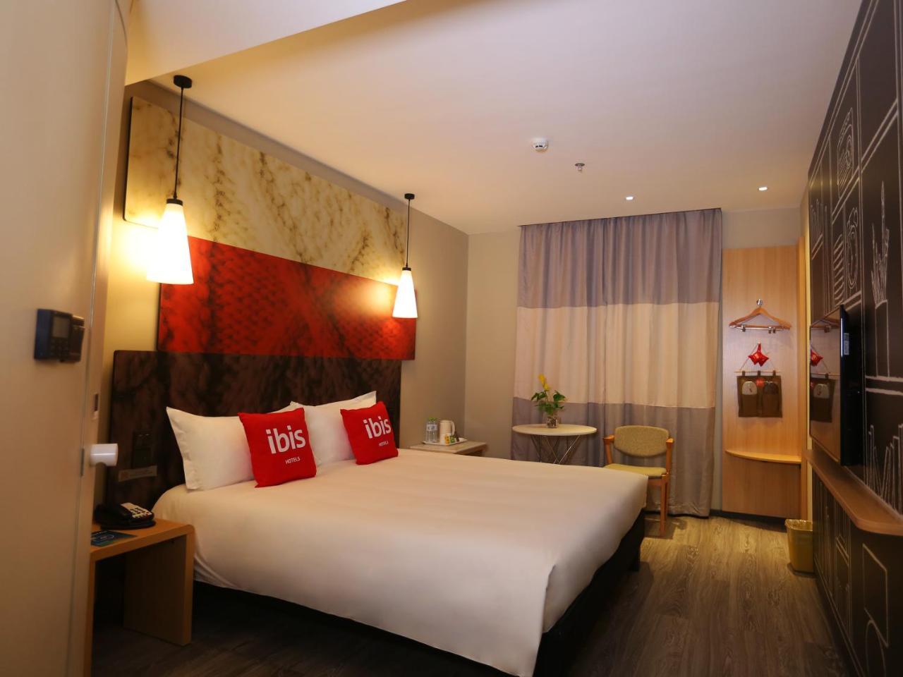 Ibis Haikou Injoy Plaza Hotel Exterior photo